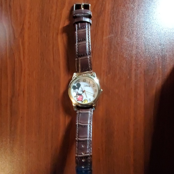 Disney Mickey Mouse watch - Picture 3 of 6